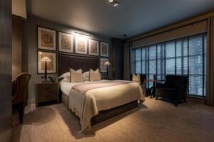 Dakota Manchester Pay Later in 