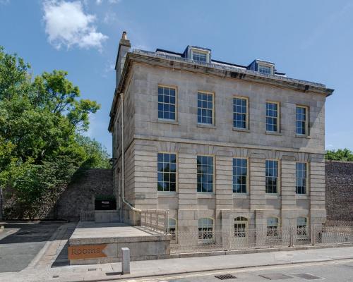 Admiral’s House by Maison Pierre hotel in Plymouth