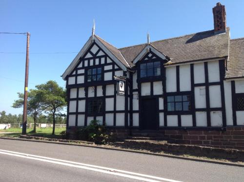 Cock O’ Barton hotel in Coddington