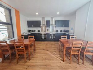 Hullywood rooms with shared kitchen facilities Pay Later in 
