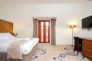 Kelpies Hotel Falkirk Pay Later in 