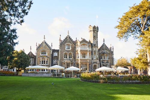 Oakley Court hotel in Windsor