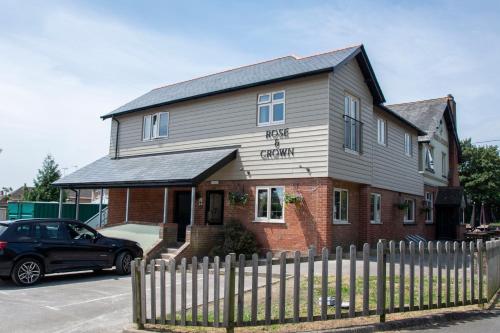 Rose and Crown hotel in Poole