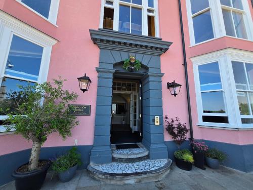 Royal Lion Hotel hotel in Tenby