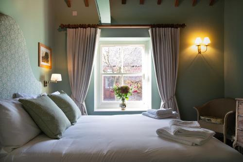 The Horse & Groom Inn hotel in Chichester