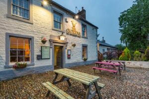 The Queens Pay Later in 