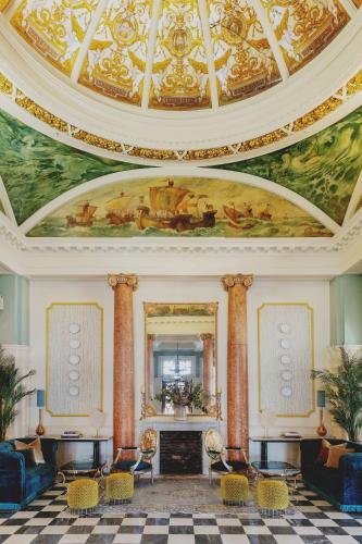 The Queens Hotel hotel in Portsmouth