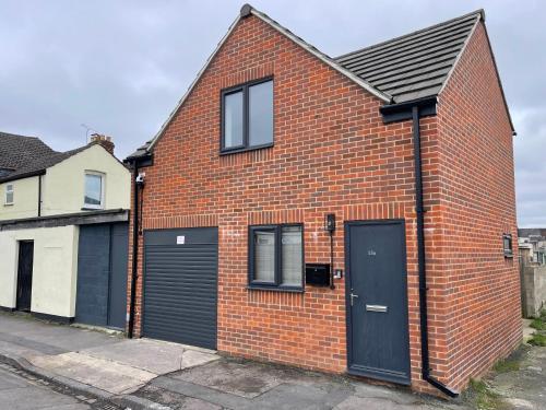 Welcome Rooms 55b hotel in Swindon