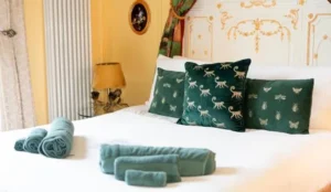 Chez Vivienne Pay Later Hotels