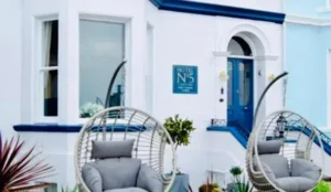 Hotel No5, Beachfront with Free Private Car Park Pay Later Hotels