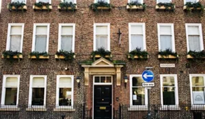 Houndgate Townhouse Pay Later Hotels