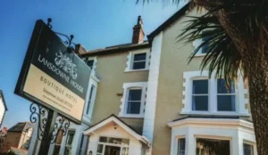 Lansdowne House with Private Car Park Pay Later Hotels