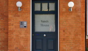 Sands House - luxury modern studios with secure parking in Epsom, Surrey (Condo Hotel) Pay Later Hotels