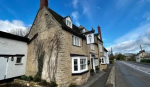 The Lion, Tredington Pay Later Hotels