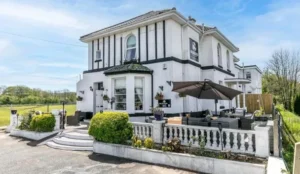 The Station Guest House Pay Later Hotels