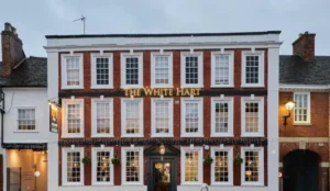 The White Hart, Ampthill, Bedfordshire - Acorn Pubs Pay Later Hotels