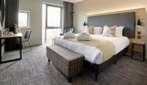 Tŷ Newport Pay Later Hotels